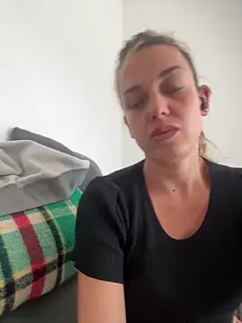 Snapshot of Morgan4515 chatting on October 16, 2025, 9:28 am Morgan4515 online show from October 16, 2025, 9:28 am