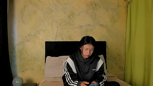 Tiffany Nm online show from February 9, 2026, 12:58 pm