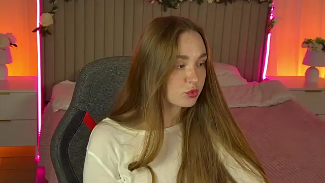 NayaraDelolmo online show from September 24, 2025, 7:09 pm