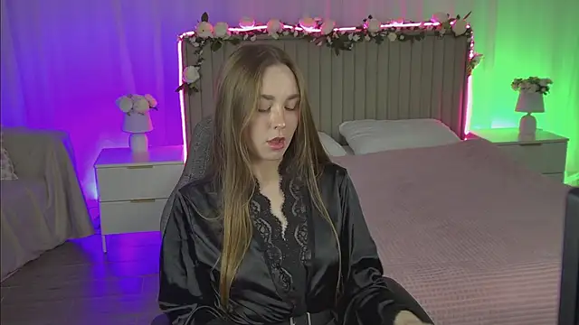 NayaraDelolmo online show from October 11, 2025, 7:15 pm