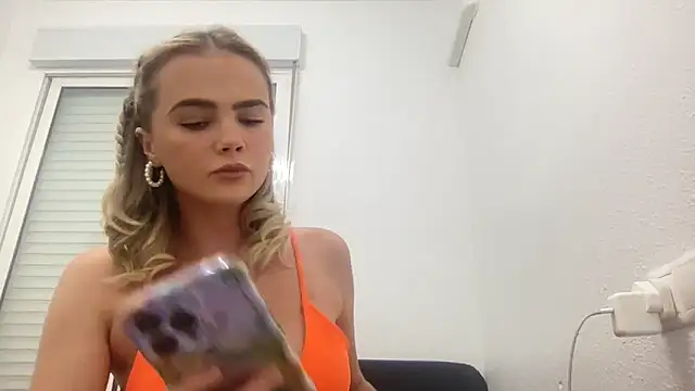 ElenaSugar online show from September 19, 2025, 10:25 pm