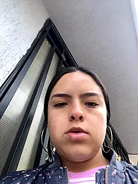 Snapshot of EmilyHarperr chatting on October 15, 2025, 11:29 am EmilyHarperr online show from October 15, 2025, 11:29 am