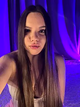 Chloe loo online show from September 15, 2025, 8:42 pm