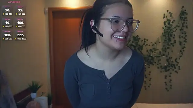 Snapshot of VerniceEngelking chatting on October 2, 2025, 5:33 am VerniceEngelking online show from October 2, 2025, 5:33 am