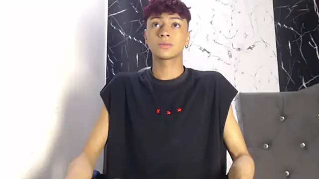 Snapshot of owen_sexy25 chatting on September 19, 2025, 8:35 pm owen sexy25 online show from September 19, 2025, 8:35 pm