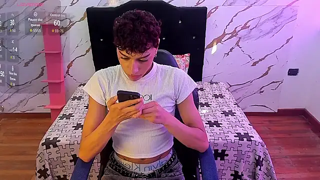 owen sexy25 online show from September 24, 2025, 7:53 pm