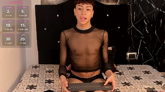 owen sexy25 online show from October 24, 2025, 8:08 pm