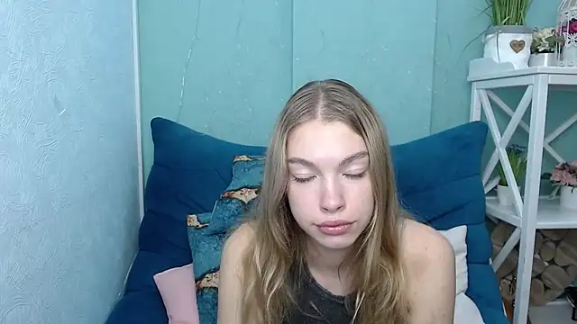 CassieDi online show from September 11, 2025, 4:56 am