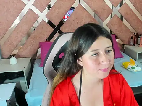 AlissonBacker online show from November 4, 2025, 8:23 pm