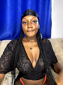 Snapshot of Its_Makena chatting on October 28, 2025, 9:41 am Its Makena online show from October 28, 2025, 9:41 am