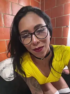 Snapshot of Emma__cumlovee chatting on October 23, 2025, 1:10 pm Emma  cumlovee online show from October 23, 2025, 1:10 pm