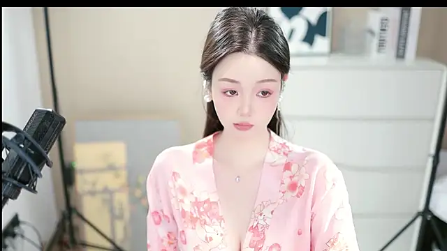 abbyli12 online show from November 11, 2025, 4:13 pm