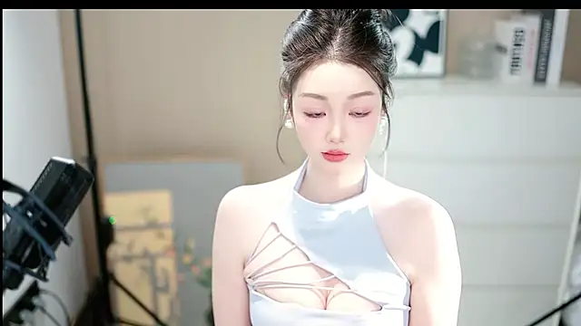 abbyli12 online show from December 16, 2025, 2:54 pm