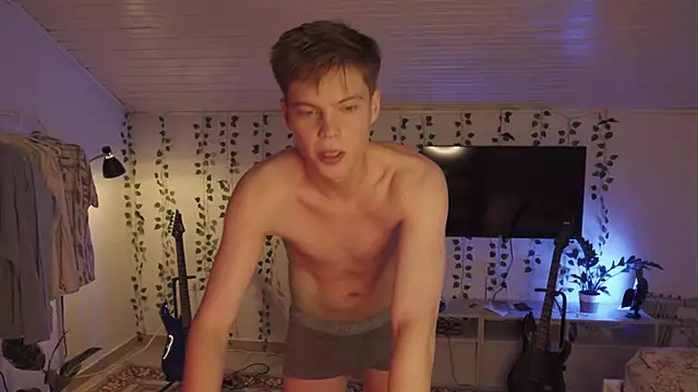 Snapshot of RusBradPitt chatting on September 30, 2025, 11:05 am RusBradPitt online show from September 30, 2025, 11:05 am