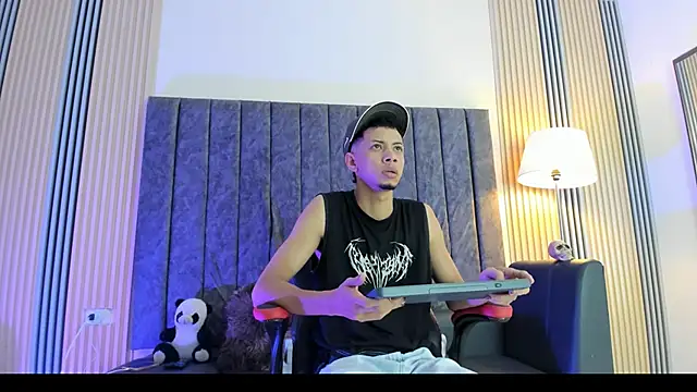 Snapshot of DustinandJordan chatting on October 3, 2025, 4:47 am DustinandJordan online show from October 3, 2025, 4:47 am