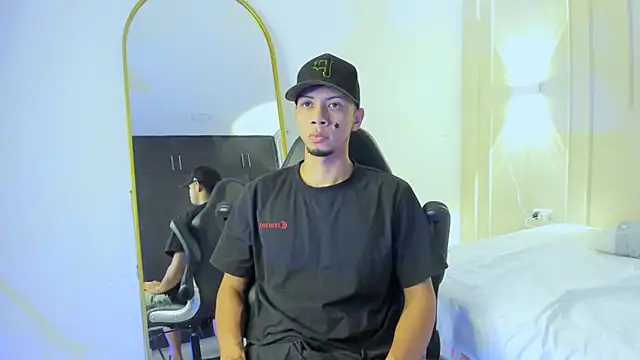 Snapshot of DustinandJordan chatting on February 10, 2026, 9:58 pm DustinandJordan online show from February 10, 2026, 9:58 pm