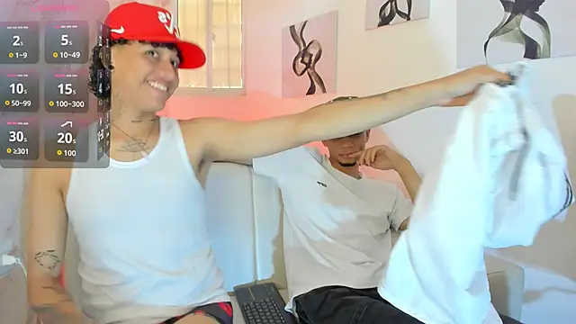 Snapshot of DustinandJordan chatting on September 24, 2025, 8:59 pm DustinandJordan online show from September 24, 2025, 8:59 pm