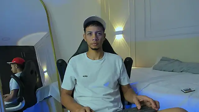 Snapshot of DustinandJordan chatting on February 9, 2026, 9:24 pm DustinandJordan online show from February 9, 2026, 9:24 pm