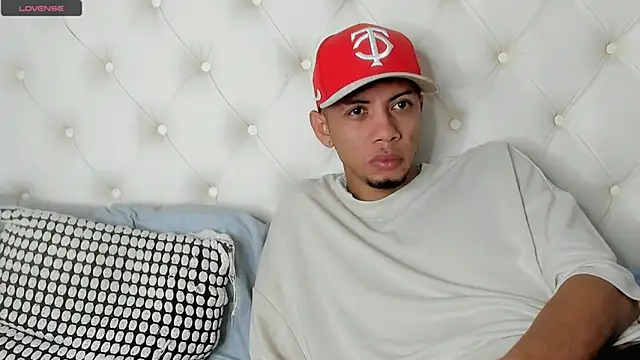 Snapshot of DustinandJordan chatting on February 2, 2026, 1:21 pm DustinandJordan online show from February 2, 2026, 1:21 pm