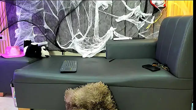 Snapshot of DustinandJordan chatting on October 22, 2025, 5:18 am DustinandJordan online show from October 22, 2025, 5:18 am