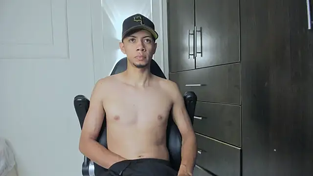 Snapshot of DustinandJordan chatting on February 27, 2026, 11:04 pm DustinandJordan online show from February 27, 2026, 11:04 pm