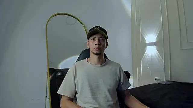 Snapshot of DustinandJordan chatting on March 2, 2026, 4:35 am DustinandJordan online show from March 2, 2026, 4:35 am