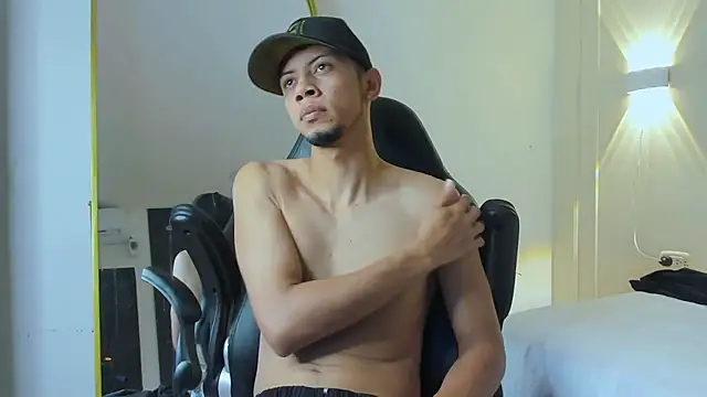 Snapshot of DustinandJordan chatting on February 19, 2026, 3:47 am DustinandJordan online show from February 19, 2026, 3:47 am