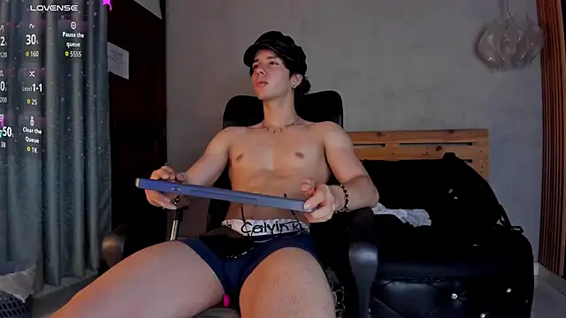 Snapshot of Markuss__ chatting on September 25, 2025, 2:39 am Markuss online show from September 25, 2025, 2:39 am