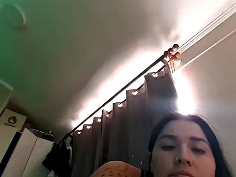 Snapshot of Denisutra777 chatting on May 1, 2026, 6:02 pm Denisutra777 online show from May 1, 2026, 6:02 pm