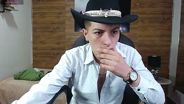 Snapshot of taner_king chatting on October 31, 2025, 3:14 am taner king online show from October 31, 2025, 3:14 am