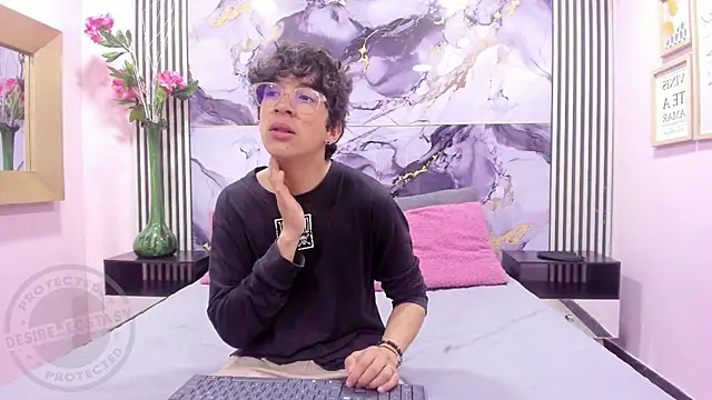 Snapshot of Desire_Ecstasy chatting on October 12, 2025, 1:12 pm Desire Ecstasy online show from October 12, 2025, 1:12 pm