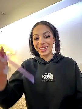 Snapshot of Bella_Vixen_ chatting on October 13, 2025, 7:26 pm Bella Vixen  online show from October 13, 2025, 7:26 pm