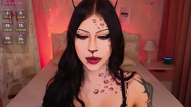 venomeowww   online show from October 19, 2025, 3:42 am