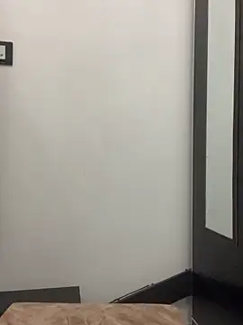 Snapshot of layra_9900 chatting on November 3, 2025, 6:33 pm layra 9900 online show from November 3, 2025, 6:33 pm