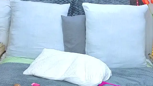 CaramelNatashaxx online show from December 21, 2025, 6:26 am