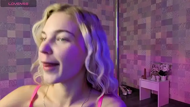 Aurora Bennet online show from November 19, 2025, 12:54 am