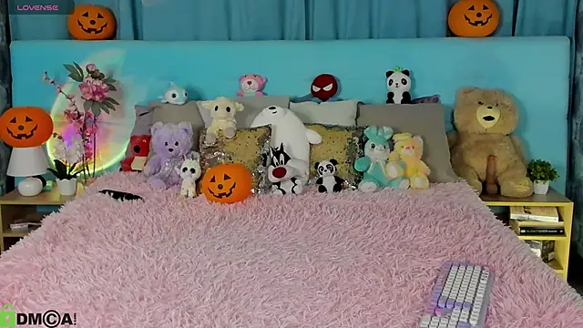 Snapshot of Aurora_Bennet chatting on October 28, 2025, 12:11 am Aurora Bennet online show from October 28, 2025, 12:11 am