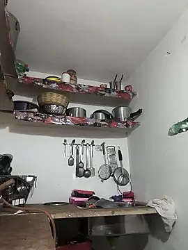 Snapshot of Setty54 chatting on October 5, 2025, 8:43 pm Setty54 online show from October 5, 2025, 8:43 pm