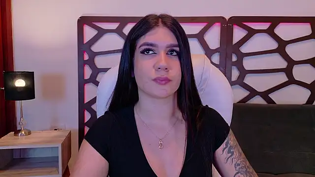 kloe bella online show from February 10, 2026, 12:59 pm