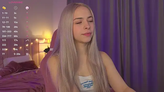 ShinyBarbie online show from November 28, 2025, 6:35 am