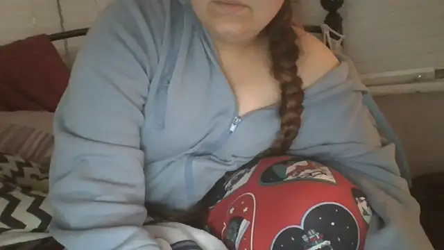 lu official1 online show from November 11, 2025, 7:52 pm