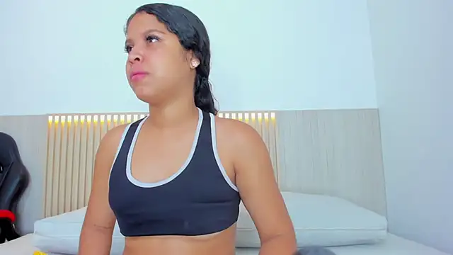 Snapshot of alena_brown_ chatting on September 27, 2025, 11:38 am alena brown  online show from September 27, 2025, 11:38 am