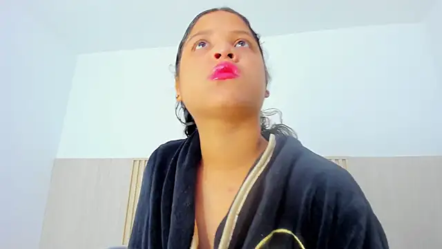 Snapshot of alena_brown_ chatting on October 21, 2025, 11:20 am alena brown  online show from October 21, 2025, 11:20 am