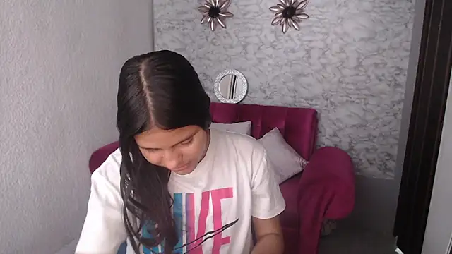 Snapshot of Evagirl69 chatting on September 17, 2025, 6:21 pm Evagirl69 online show from September 17, 2025, 6:21 pm