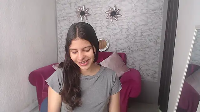 Snapshot of Evagirl69 chatting on October 21, 2025, 6:18 pm Evagirl69 online show from October 21, 2025, 6:18 pm