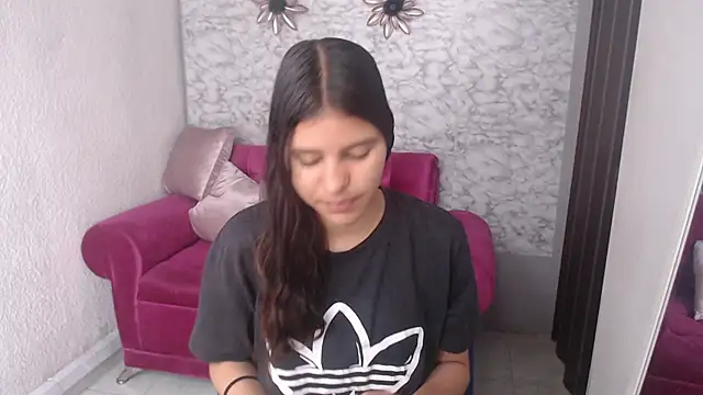 Snapshot of Evagirl69 chatting on September 19, 2025, 12:20 pm Evagirl69 online show from September 19, 2025, 12:20 pm