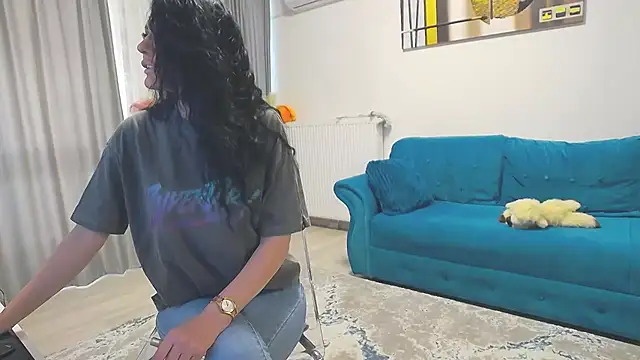 ScarletTemptations online show from March 17, 2026, 5:32 am