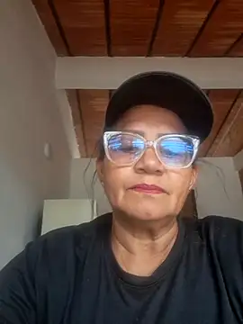 Snapshot of Vickysweeeettt chatting on June 16, 2026, 6:19 pm Vickysweeeettt online show from June 16, 2026, 6:19 pm