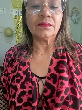 Snapshot of Vickysweeeettt chatting on July 10, 2026, 2:06 pm Vickysweeeettt online show from July 10, 2026, 2:06 pm