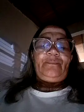 Snapshot of Vickysweeeettt chatting on July 7, 2026, 4:37 am Vickysweeeettt online show from July 7, 2026, 4:37 am
